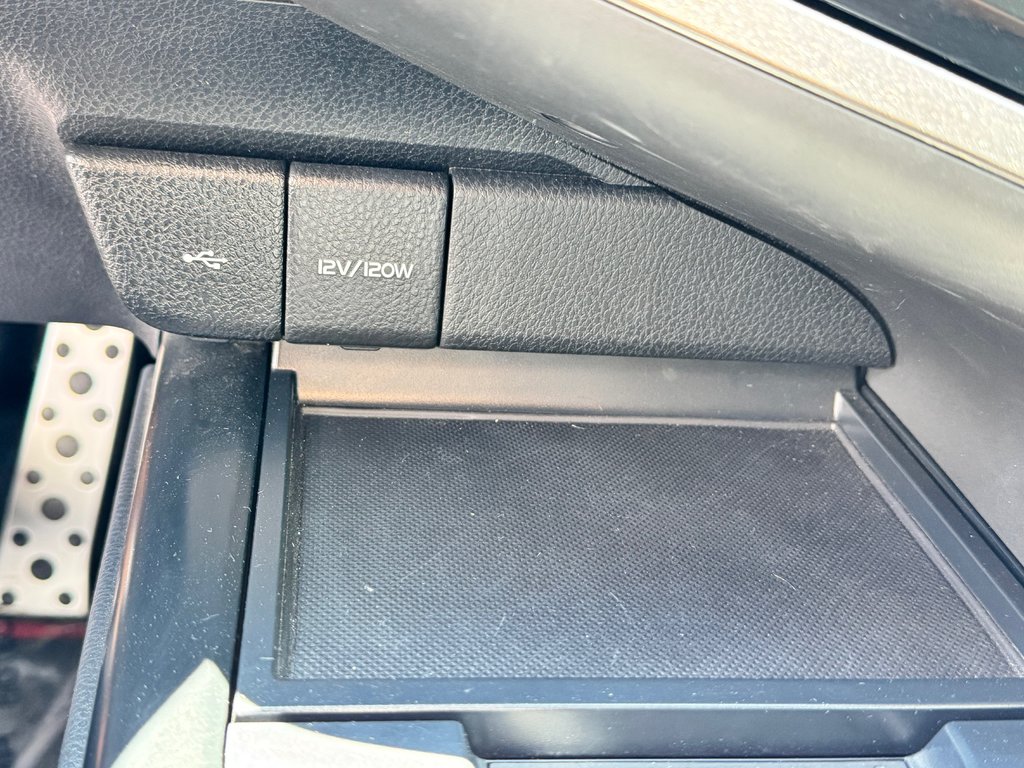 Toyota Camry XSE / TRD / ENTREE AIR / 1 SEUL PROPRIETAIRE / JAMAIS SORTI L’HIVER / COMME NEUF 2020 à Thetford Mines, Québec - 49 - w1024h768px