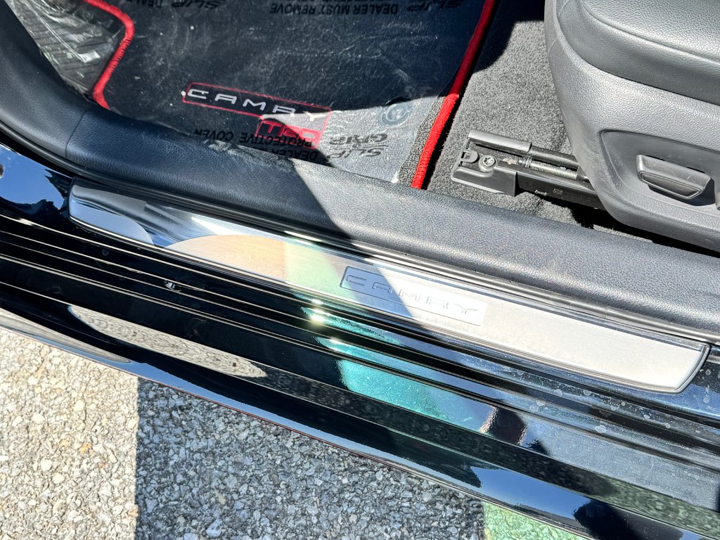Toyota Camry XSE / TRD / ENTREE AIR / 1 SEUL PROPRIETAIRE / JAMAIS SORTI L’HIVER / COMME NEUF 2020 à Thetford Mines, Québec - 31 - w1024h768px