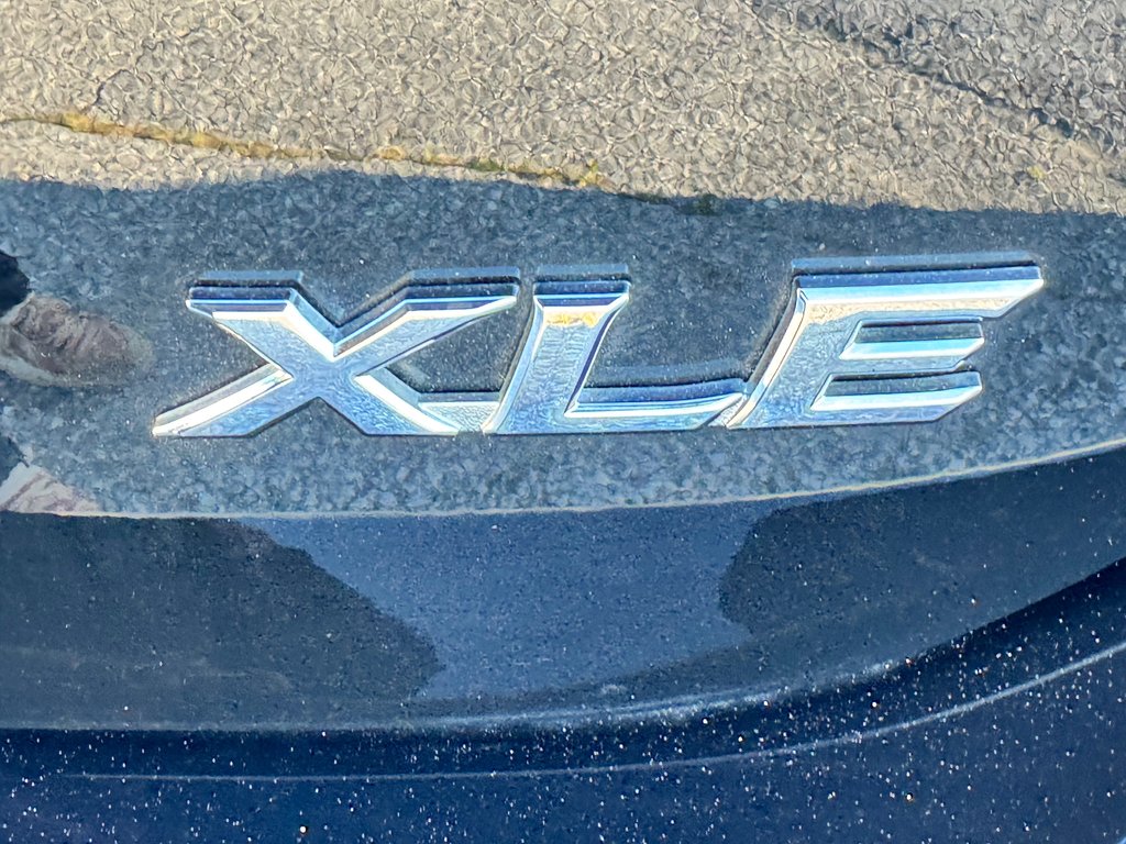 2020 Toyota Camry XLE V6 / HYPER RARE UN V6 / A QUI LA CHANCE ? / in Thetford Mines, Quebec - 24 - w1024h768px