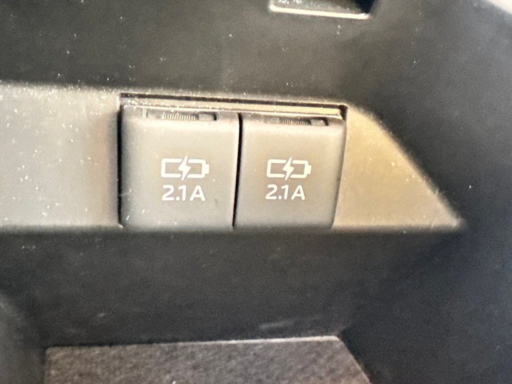 2020 Toyota Camry XLE V6 / HYPER RARE UN V6 / A QUI LA CHANCE ? / in Thetford Mines, Quebec - 55 - w1024h768px