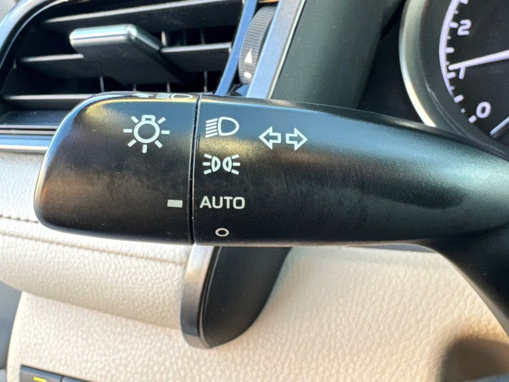 2020 Toyota Camry XLE V6 / HYPER RARE UN V6 / A QUI LA CHANCE ? / in Thetford Mines, Quebec - 39 - w1024h768px