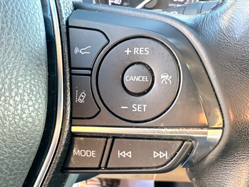 2020 Toyota Camry XLE V6 / HYPER RARE UN V6 / A QUI LA CHANCE ? / in Thetford Mines, Quebec - 40 - w1024h768px