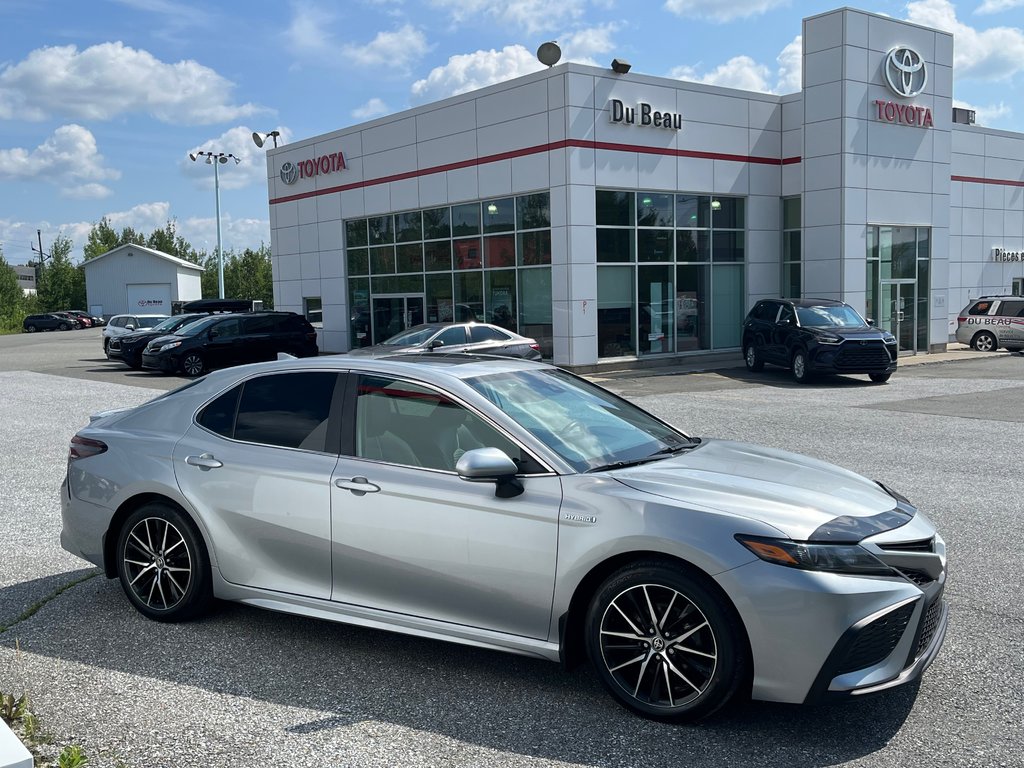 2021  Camry HYBRID / SE / PNEUS NEUF / MAGS / TRÈS PROPRE in Thetford Mines, Quebec - 4 - w1024h768px