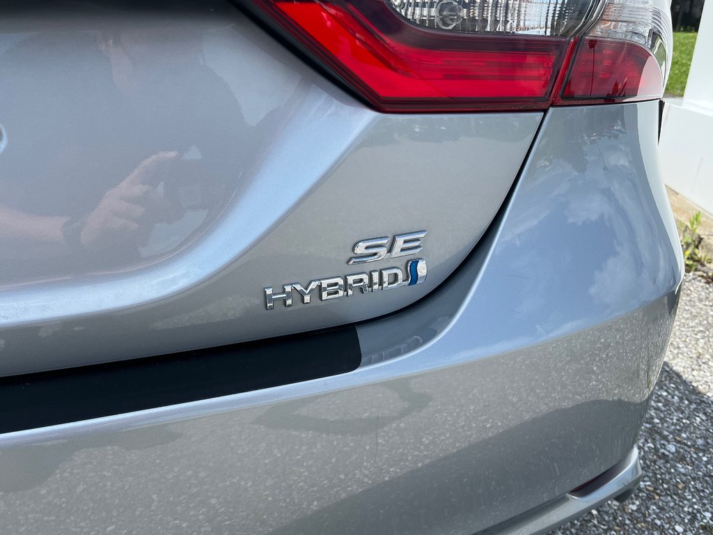 2021  Camry HYBRID / SE / PNEUS NEUF / MAGS / TRÈS PROPRE in Thetford Mines, Quebec - 20 - w1024h768px