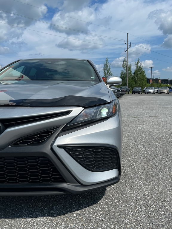 2021  Camry HYBRID / SE / PNEUS NEUF / MAGS / TRÈS PROPRE in Thetford Mines, Quebec - 10 - w1024h768px