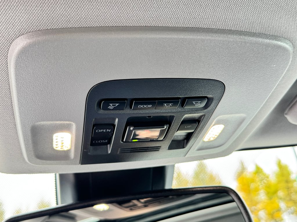 2021 Toyota Camry HYBRIDE XLE / LA VERSION LA PLUS CHÈRE EN 2021 / in Thetford Mines, Quebec - 59 - w1024h768px