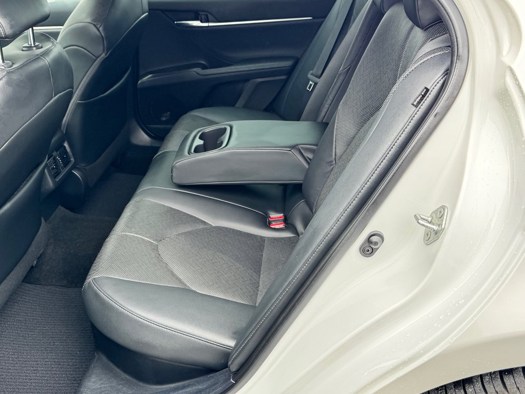 2021 Toyota Camry HYBRIDE XLE / LA VERSION LA PLUS CHÈRE EN 2021 / in Thetford Mines, Quebec - 64 - w1024h768px