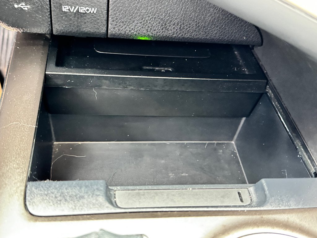 2021 Toyota Camry HYBRIDE XLE / LA VERSION LA PLUS CHÈRE EN 2021 / in Thetford Mines, Quebec - 50 - w1024h768px