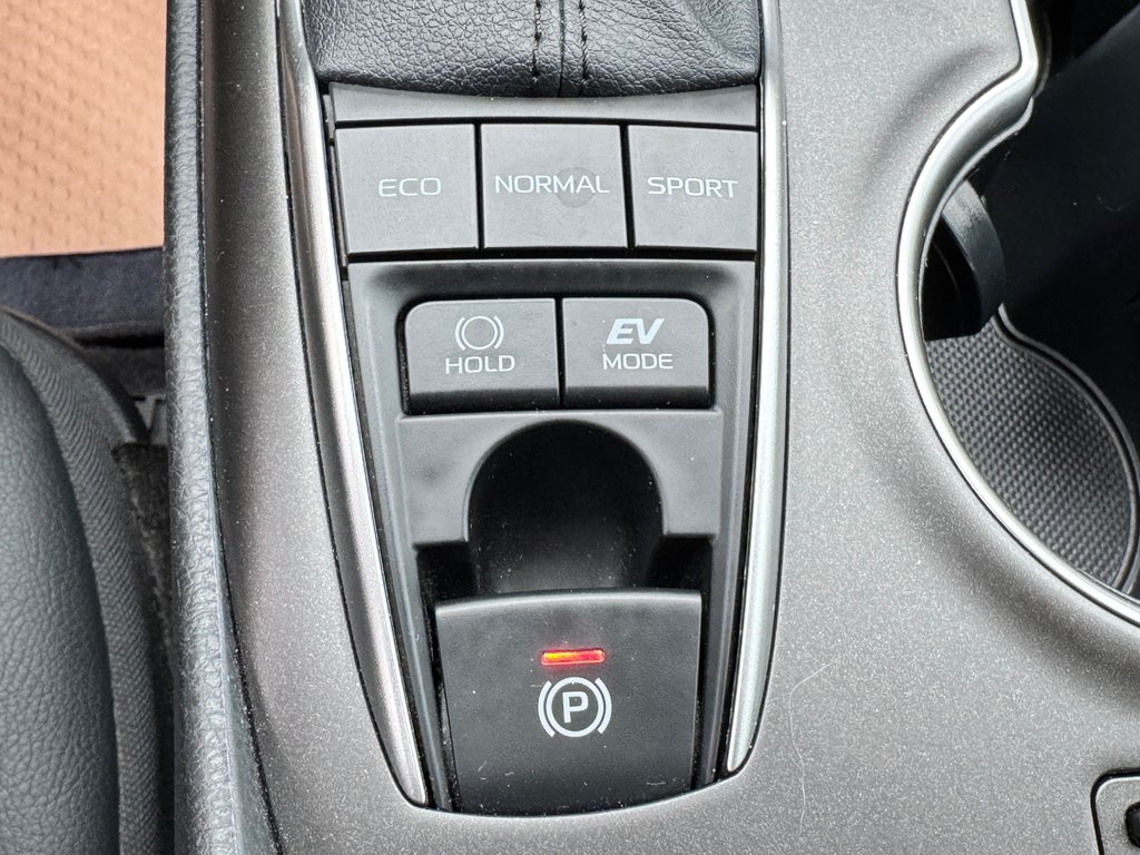 2021 Toyota Camry HYBRIDE XLE / LA VERSION LA PLUS CHÈRE EN 2021 / in Thetford Mines, Quebec - 52 - w1024h768px