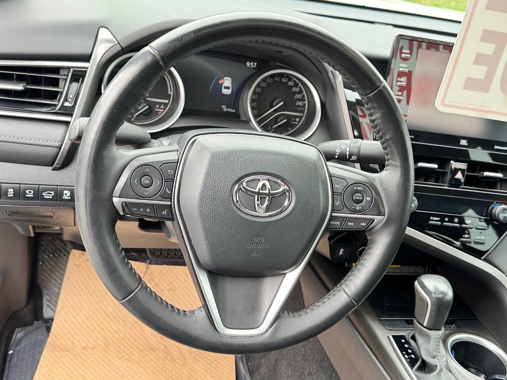 2021 Toyota Camry HYBRIDE XLE / LA VERSION LA PLUS CHÈRE EN 2021 / in Thetford Mines, Quebec - 37 - w1024h768px