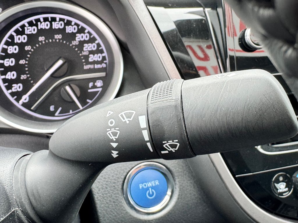 2021 Toyota Camry HYBRIDE XLE / LA VERSION LA PLUS CHÈRE EN 2021 / in Thetford Mines, Quebec - 42 - w1024h768px