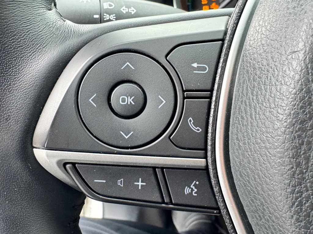 2021 Toyota Camry HYBRIDE XLE / LA VERSION LA PLUS CHÈRE EN 2021 / in Thetford Mines, Quebec - 39 - w1024h768px