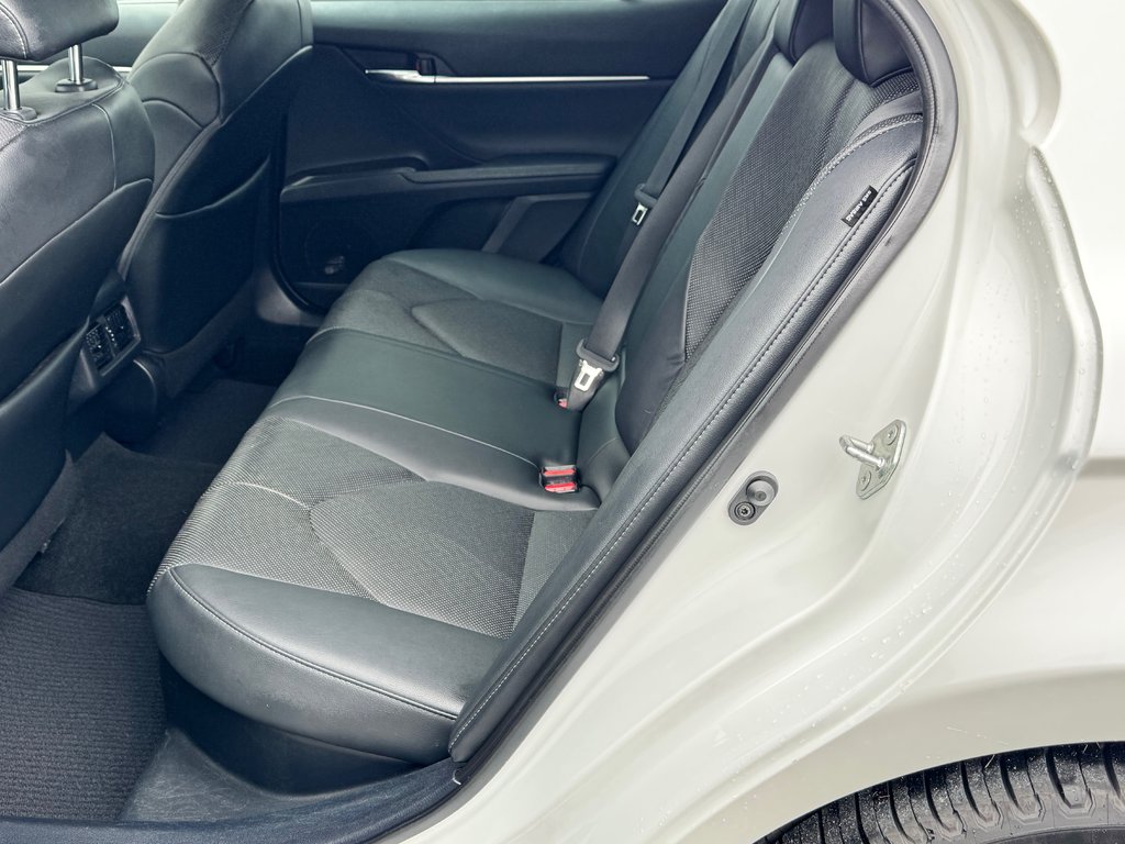 2021 Toyota Camry HYBRIDE XLE / LA VERSION LA PLUS CHÈRE EN 2021 / in Thetford Mines, Quebec - 63 - w1024h768px