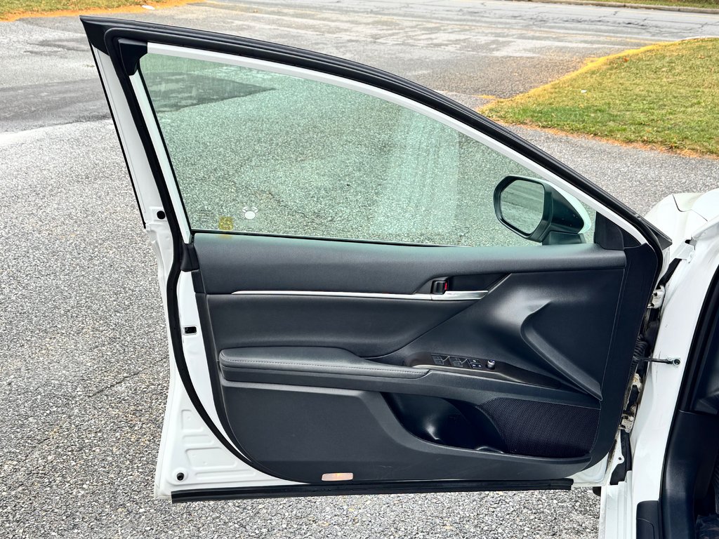 2021 Toyota Camry HYBRIDE XLE / LA VERSION LA PLUS CHÈRE EN 2021 / in Thetford Mines, Quebec - 29 - w1024h768px