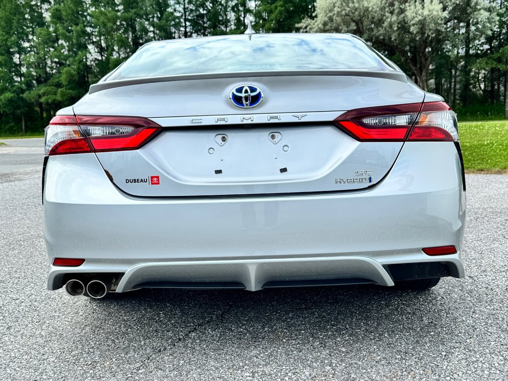 Toyota Camry HYBRIDE SE + TOIT OUVRANT / MAGS 18 / 1 SEUL PROPRIÉTAIRE / WOW 2022 à Thetford Mines, Québec - 24 - w1024h768px