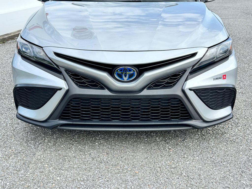 Toyota Camry HYBRIDE SE + TOIT OUVRANT / MAGS 18 / 1 SEUL PROPRIÉTAIRE / WOW 2022 à Thetford Mines, Québec - 12 - w1024h768px
