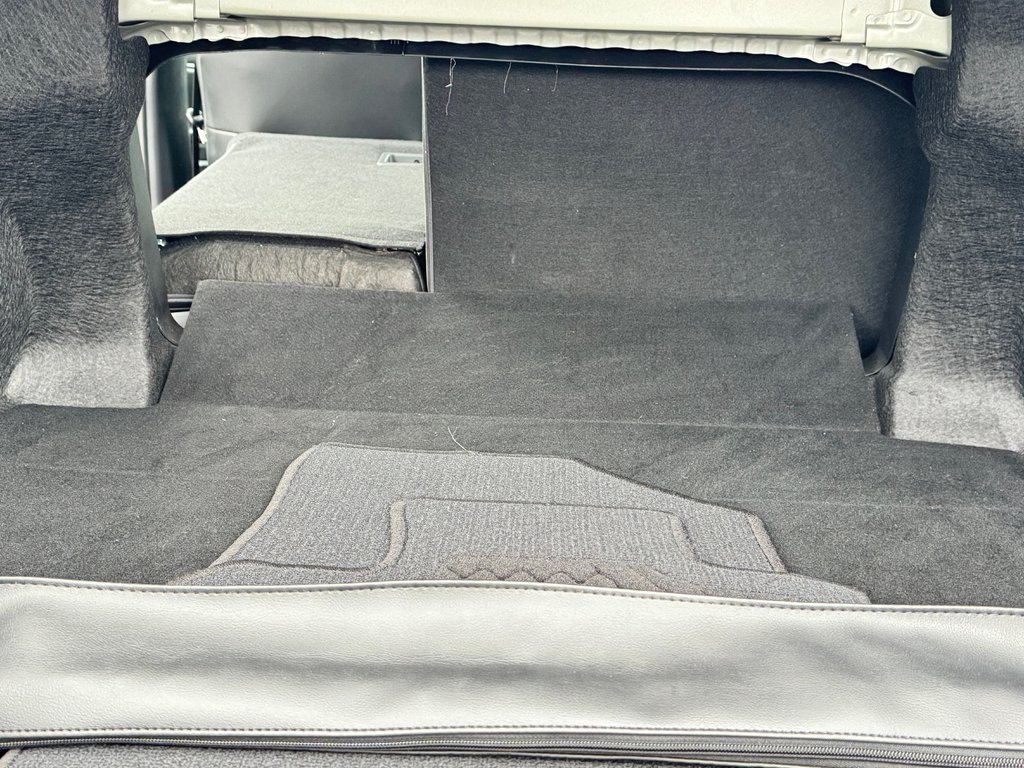 Toyota Camry SE + TOIT + MAGS 18 / PEA 27-03-28=100KM / 2023 à Thetford Mines, Québec - 65 - w1024h768px