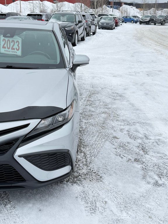 2023 Toyota Camry SE + TOIT + MAGS 18 / PEA 27-03-28=100KM / in Thetford Mines, Quebec - 10 - w1024h768px