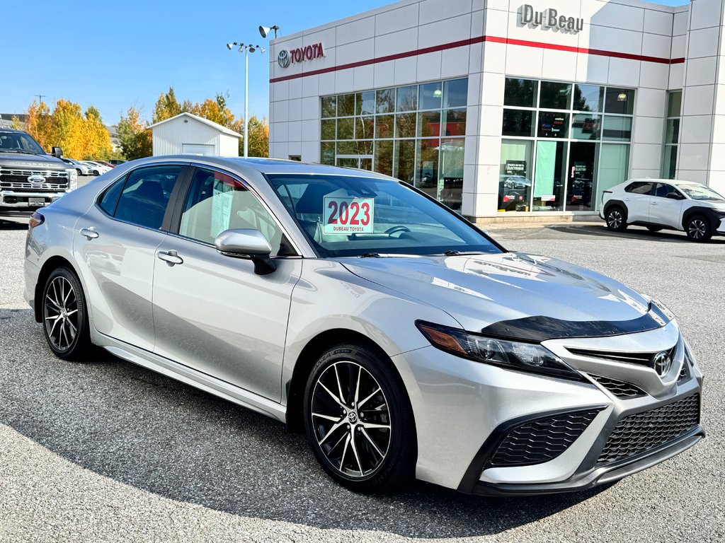 Toyota Camry SE + TOIT + MAGS 18 / PEA 27-03-28=100KM / 2023 à Thetford Mines, Québec - 3 - w1024h768px