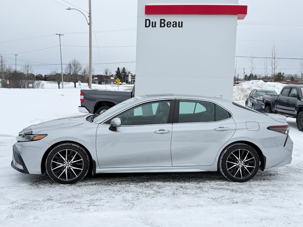 2023 Toyota Camry SE + TOIT + MAGS 18 / PEA 27-03-28=100KM / in Thetford Mines, Quebec - 8 - w1024h768px