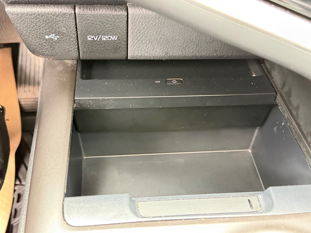 2023 Toyota Camry SE + TOIT + MAGS 18 / PEA 27-03-28=100KM / in Thetford Mines, Quebec - 48 - w1024h768px