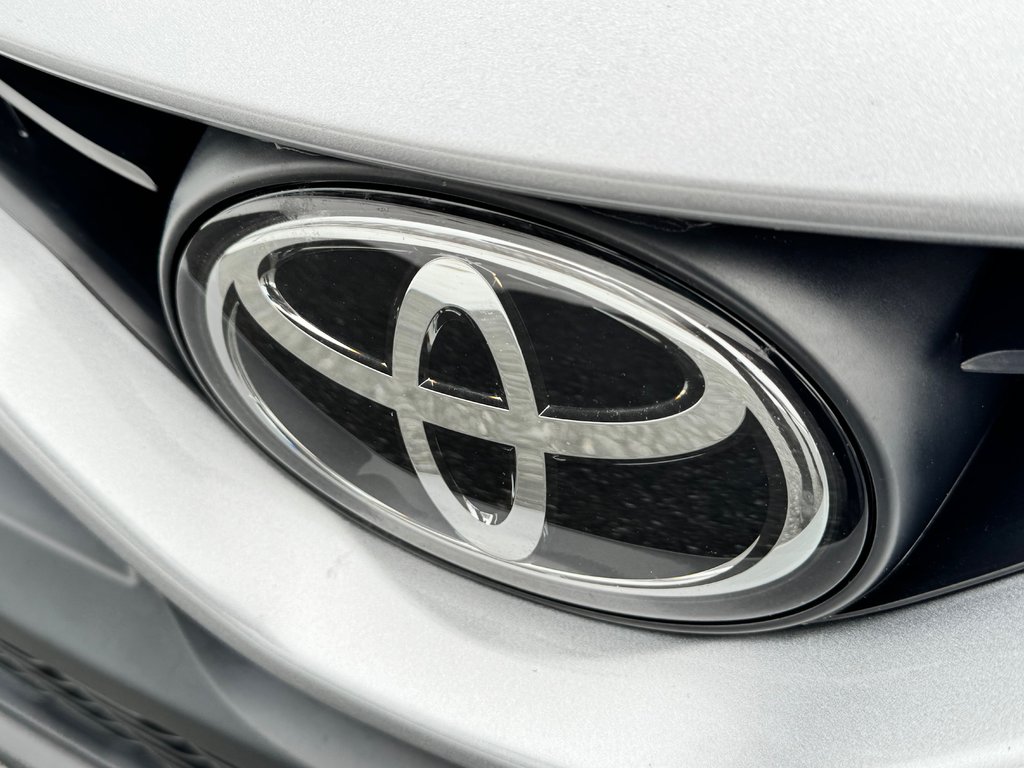 Toyota Camry SE + TOIT + MAGS 18 / PEA 27-03-28=100KM / 2023 à Thetford Mines, Québec - 11 - w1024h768px