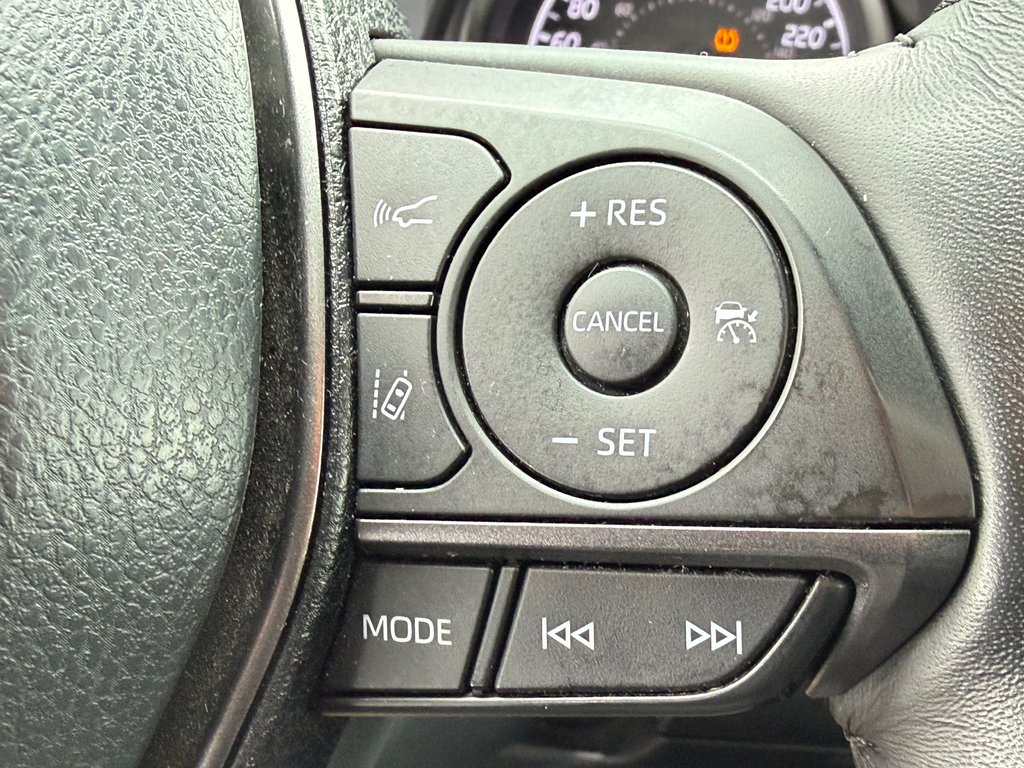 2023 Toyota Camry SE + TOIT + MAGS 18 / PEA 27-03-28=100KM / in Thetford Mines, Quebec - 42 - w1024h768px