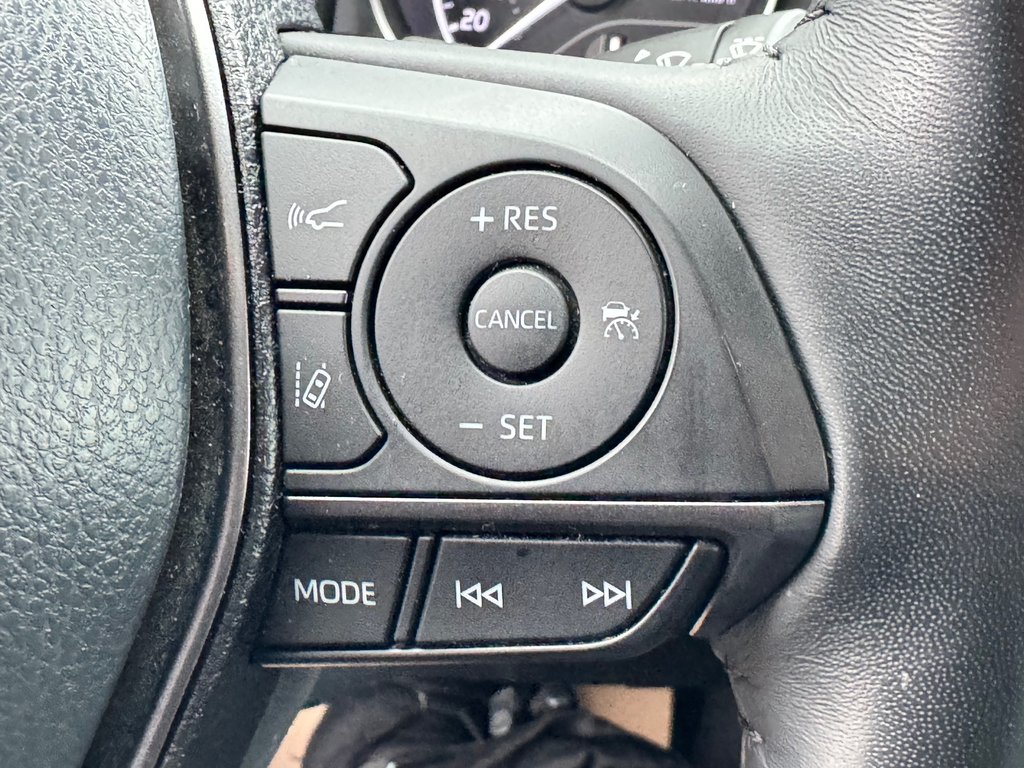 Toyota Camry SE + TOIT + MAGS 18 / PEA 27-03-28=100KM / 2023 à Thetford Mines, Québec - 41 - w1024h768px