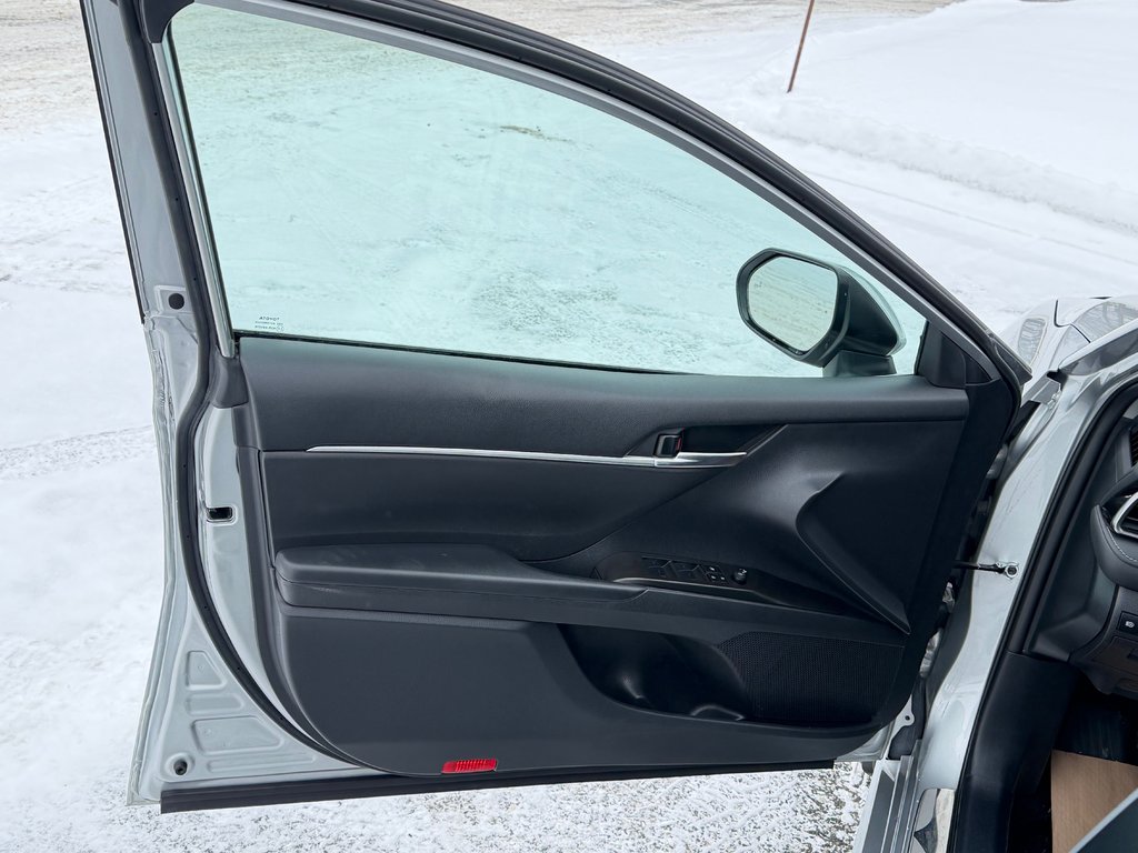 2023 Toyota Camry SE + TOIT + MAGS 18 / PEA 27-03-28=100KM / in Thetford Mines, Quebec - 29 - w1024h768px