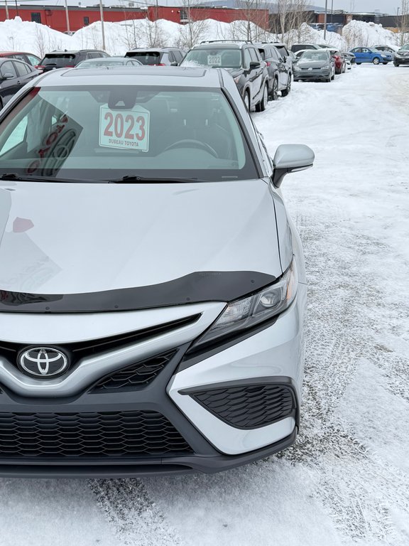 2023 Toyota Camry SE + TOIT + MAGS 18 / PEA 27-03-28=100KM / in Thetford Mines, Quebec - 9 - w1024h768px