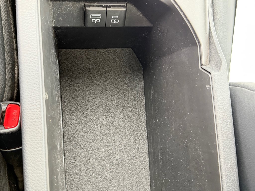 2023 Toyota Camry SE + TOIT + MAGS 18 / PEA 27-03-28=100KM / in Thetford Mines, Quebec - 54 - w1024h768px