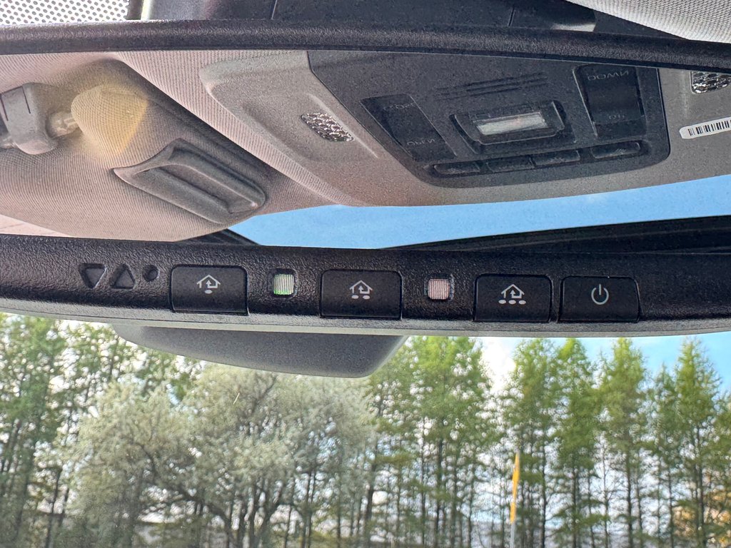 Toyota Camry SE + TOIT + MAGS 18 / PEA 27-03-28=100KM / 2023 à Thetford Mines, Québec - 54 - w1024h768px