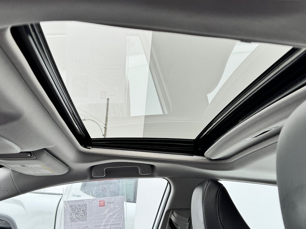 Toyota Camry SE + TOIT + MAGS 18 / PEA 27-03-28=100KM / 2023 à Thetford Mines, Québec - 58 - w1024h768px