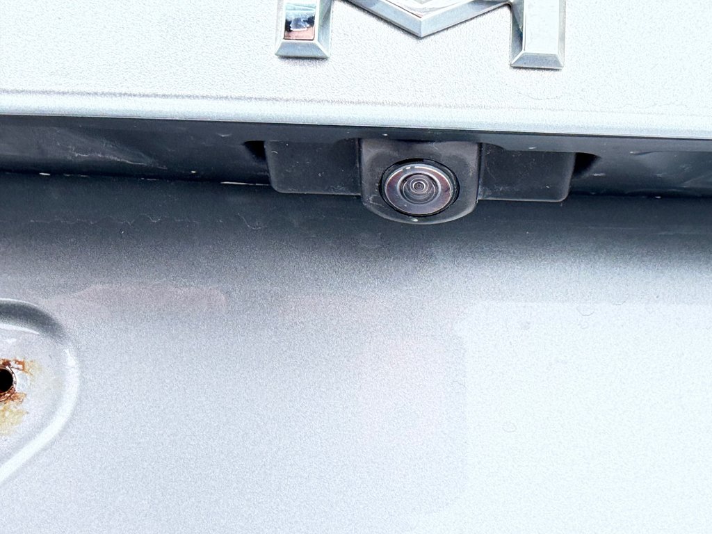 2023 Toyota Camry SE + TOIT + MAGS 18 / PEA 27-03-28=100KM / in Thetford Mines, Quebec - 24 - w1024h768px