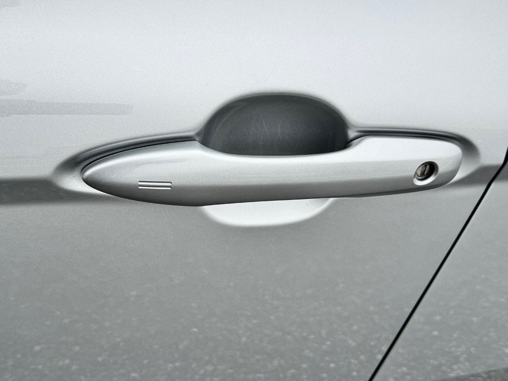 Toyota Camry SE + TOIT + MAGS 18 / PEA 27-03-28=100KM / 2023 à Thetford Mines, Québec - 21 - w1024h768px