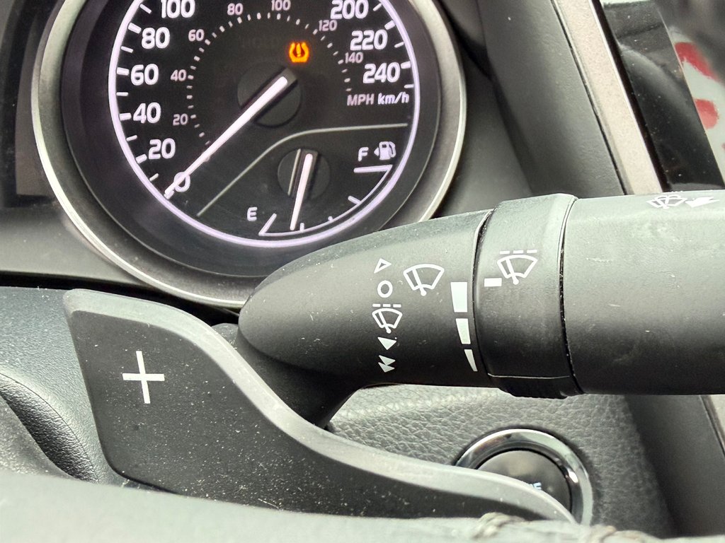 2023 Toyota Camry SE + TOIT + MAGS 18 / PEA 27-03-28=100KM / in Thetford Mines, Quebec - 43 - w1024h768px