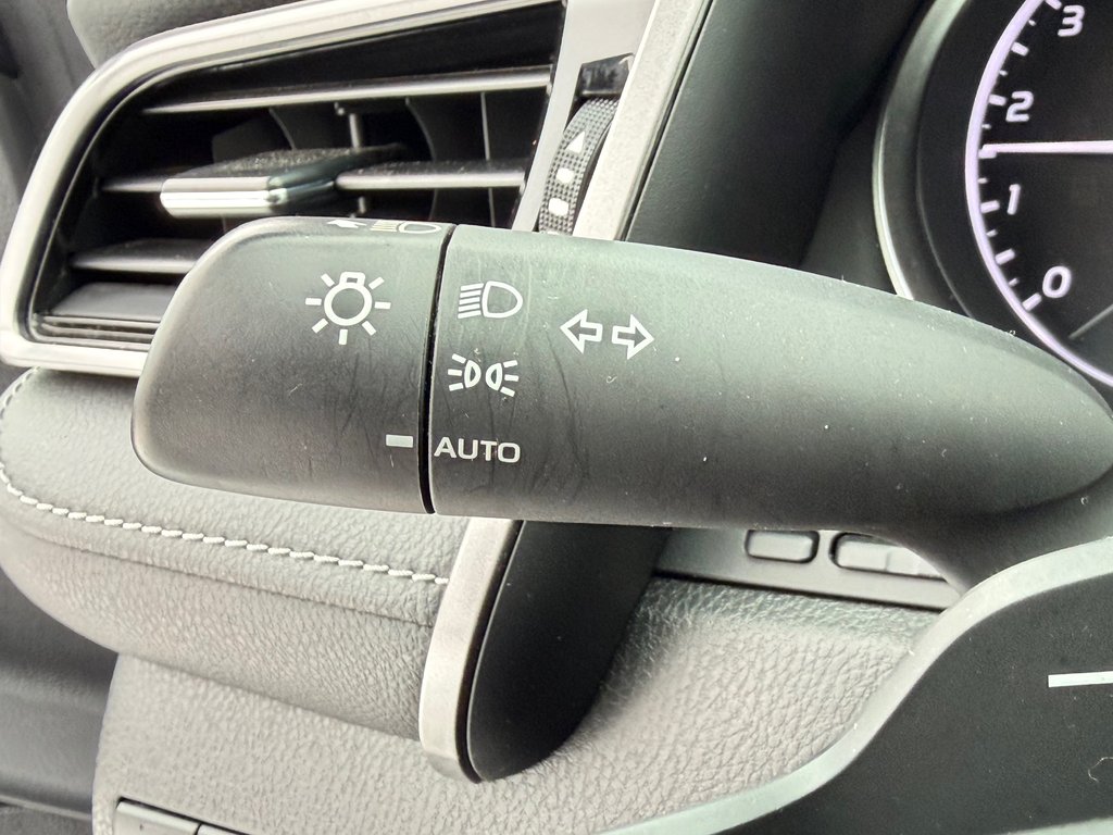 2023 Toyota Camry SE + TOIT + MAGS 18 / PEA 27-03-28=100KM / in Thetford Mines, Quebec - 40 - w1024h768px