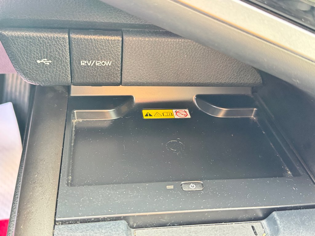 Toyota Camry SE + TOIT + MAGS 18 / PEA 27-03-28=100KM / 2023 à Thetford Mines, Québec - 45 - w1024h768px