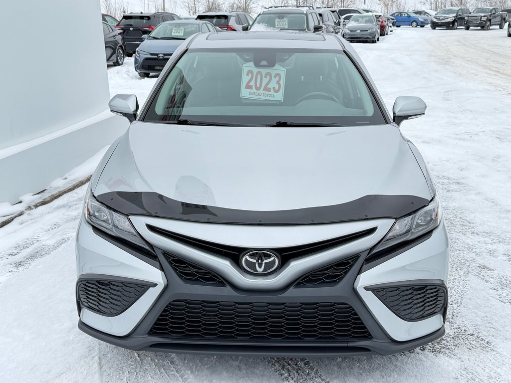 2023 Toyota Camry SE + TOIT + MAGS 18 / PEA 27-03-28=100KM / in Thetford Mines, Quebec - 3 - w1024h768px