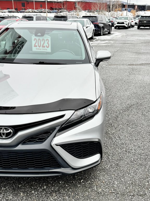 Toyota Camry SE + TOIT + MAGS 18 / PEA 27-03-28=100KM / 2023 à Thetford Mines, Québec - 8 - w1024h768px