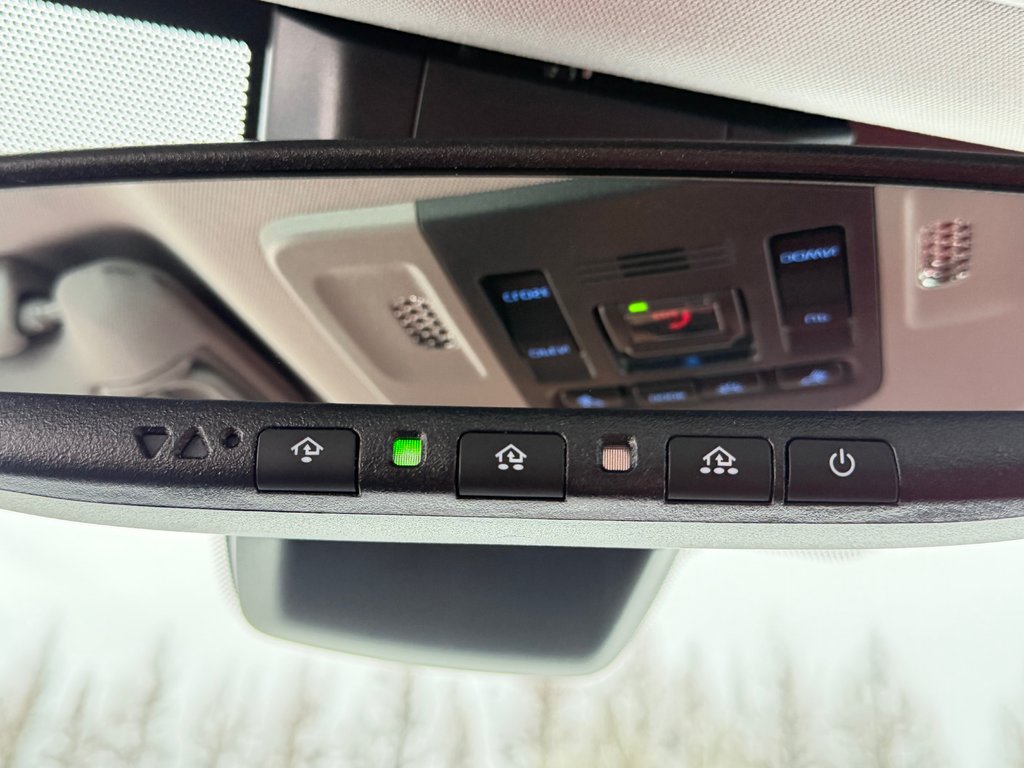 2023 Toyota Camry HYBRIDE XSE / BAS KILOS / ÉTAT NEUF !!! / in Thetford Mines, Quebec - 54 - w1024h768px