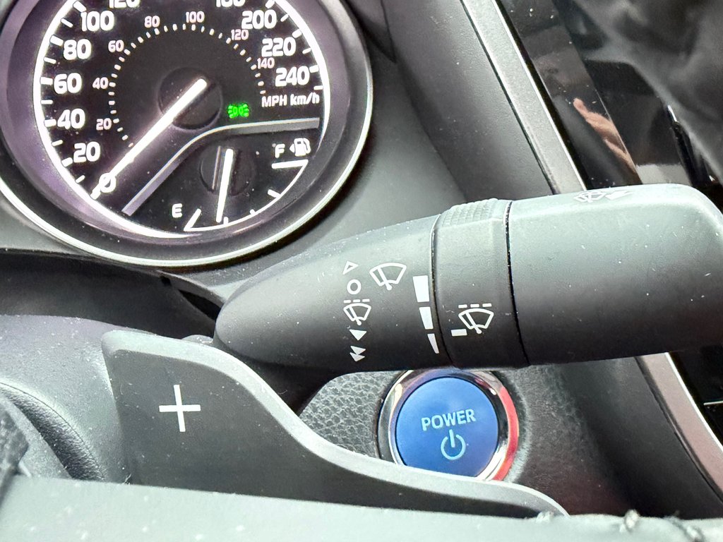 2023 Toyota Camry HYBRIDE XSE / BAS KILOS / ÉTAT NEUF !!! / in Thetford Mines, Quebec - 40 - w1024h768px