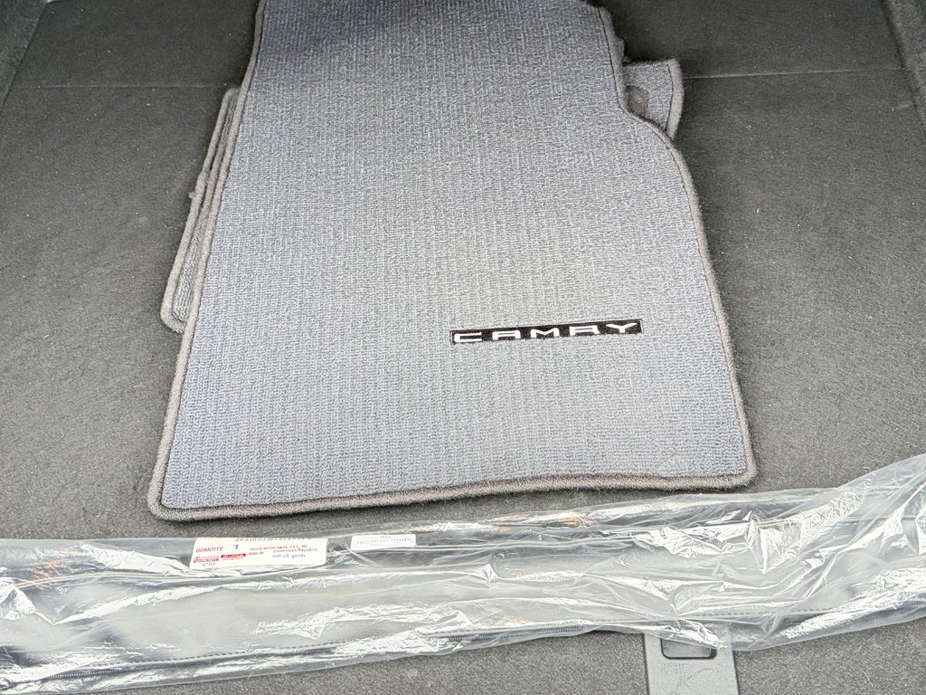 2023 Toyota Camry HYBRIDE XSE / BAS KILOS / ÉTAT NEUF !!! / in Thetford Mines, Quebec - 62 - w1024h768px