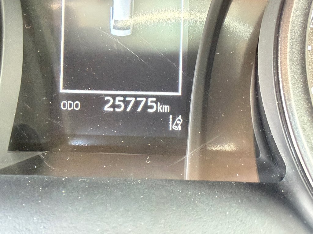 2023 Toyota Camry SE / 26.000KM WOWWW ! PEA 28-06-28=100KM / in Thetford Mines, Quebec - 33 - w1024h768px