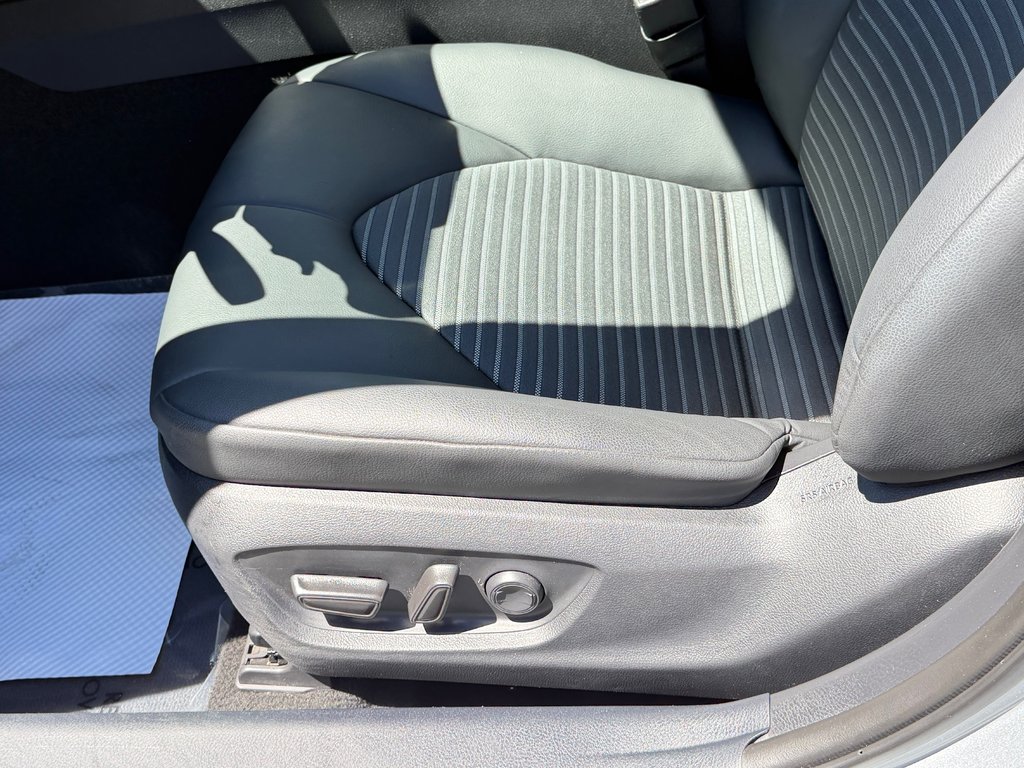 2023 Toyota Camry SE / 26.000KM WOWWW ! PEA 28-06-28=100KM / in Thetford Mines, Quebec - 25 - w1024h768px