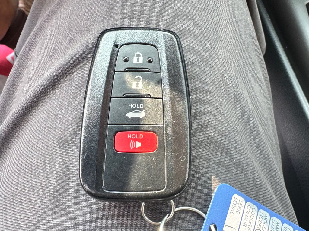 Toyota Camry SE AMÉLIORÉ AWD !!! HYPER RARE , ÉTAT NEUF  !!!!!! 2024 à Thetford Mines, Québec - 59 - w1024h768px