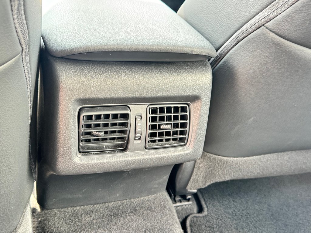 Toyota Camry SE AMÉLIORÉ AWD !!! HYPER RARE , ÉTAT NEUF  !!!!!! 2024 à Thetford Mines, Québec - 64 - w1024h768px