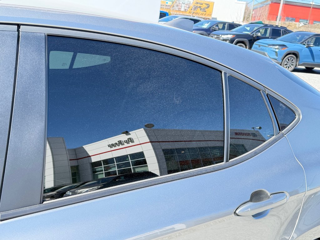 2025 Toyota Camry SE + GROUPE TOIT + AWD / MOINS CHER AU QUÉBEC / in Thetford Mines, Quebec - 18 - w1024h768px