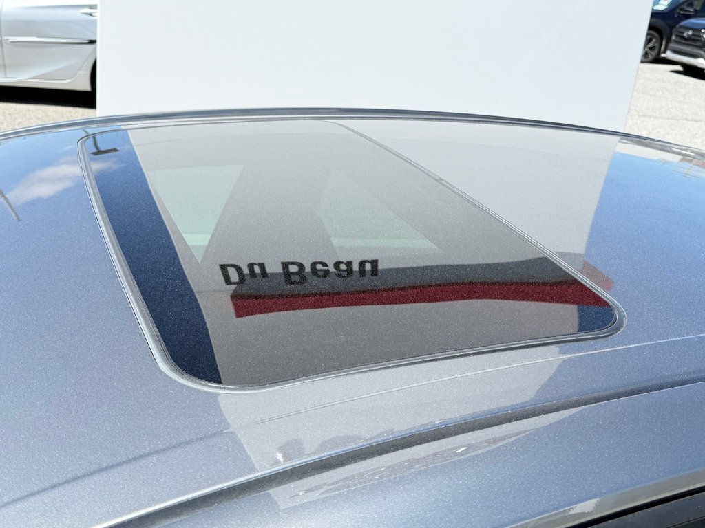 2025 Toyota Camry SE + GROUPE TOIT + AWD / MOINS CHER AU QUÉBEC / in Thetford Mines, Quebec - 16 - w1024h768px