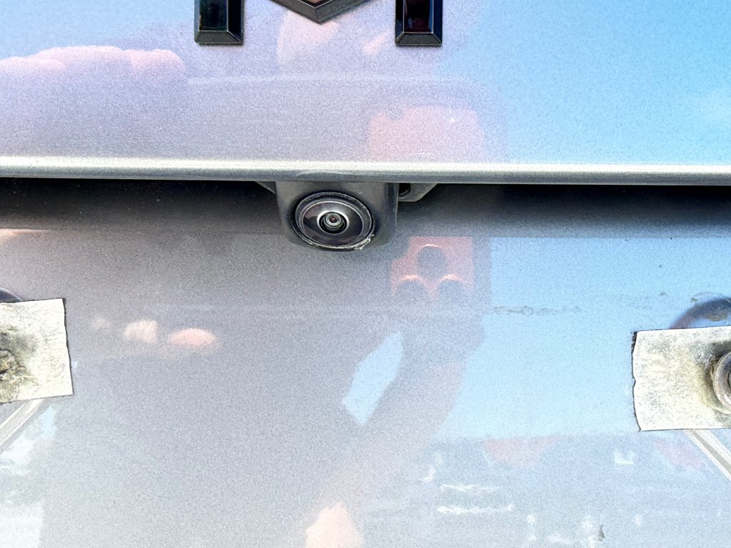 2025 Toyota Camry SE + GROUPE TOIT + AWD / MOINS CHER AU QUÉBEC / in Thetford Mines, Quebec - 21 - w1024h768px